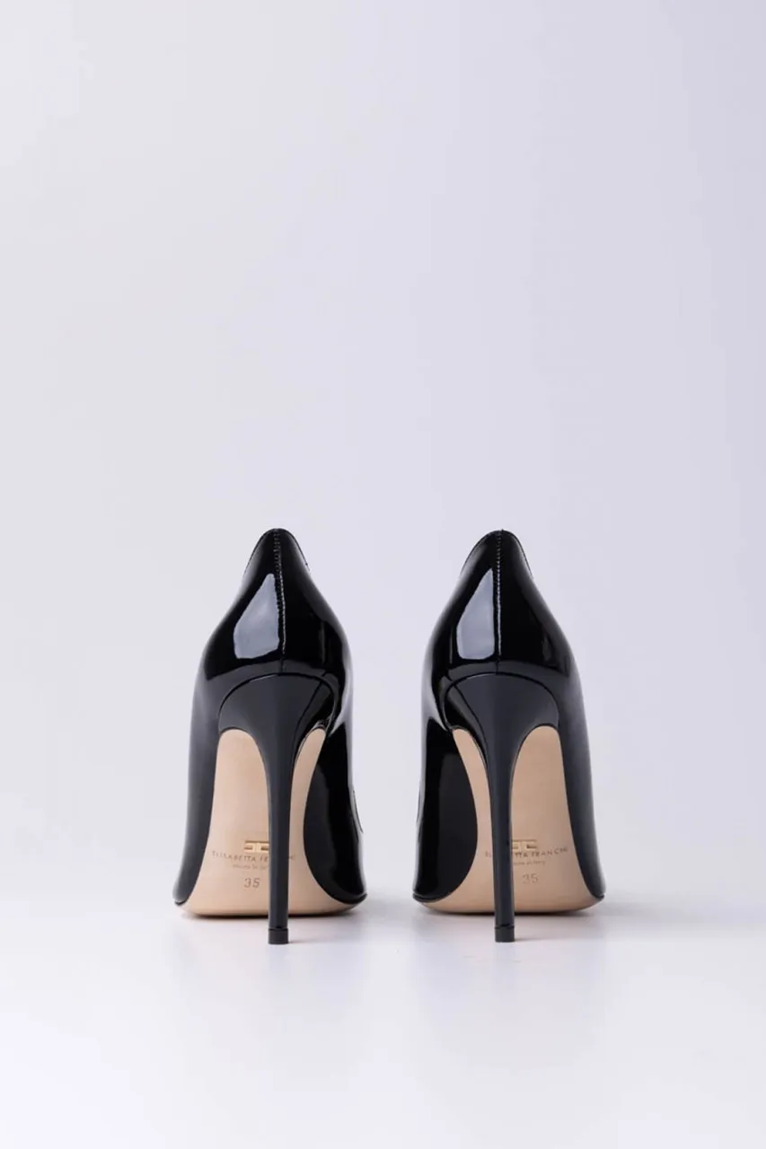 Pumps in vernice con logo Nero